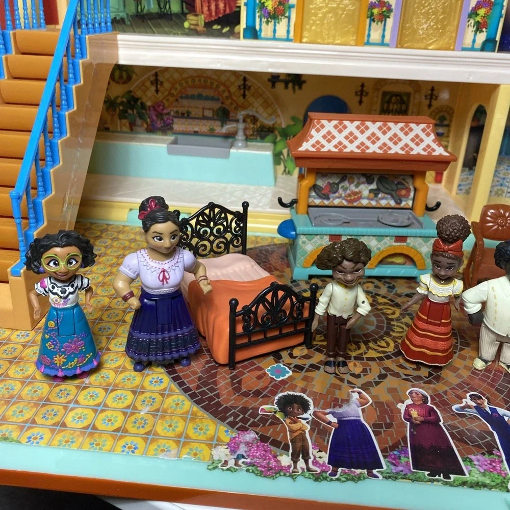 Disney Encanto Magical Casa Madrigal House Play-set Figures, Furniture. Inc Batt